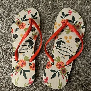 Havaianas Brazilian flip-flop, size 9/10, floral pattern
